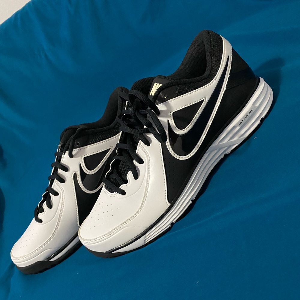 Black & White Nike Trainers